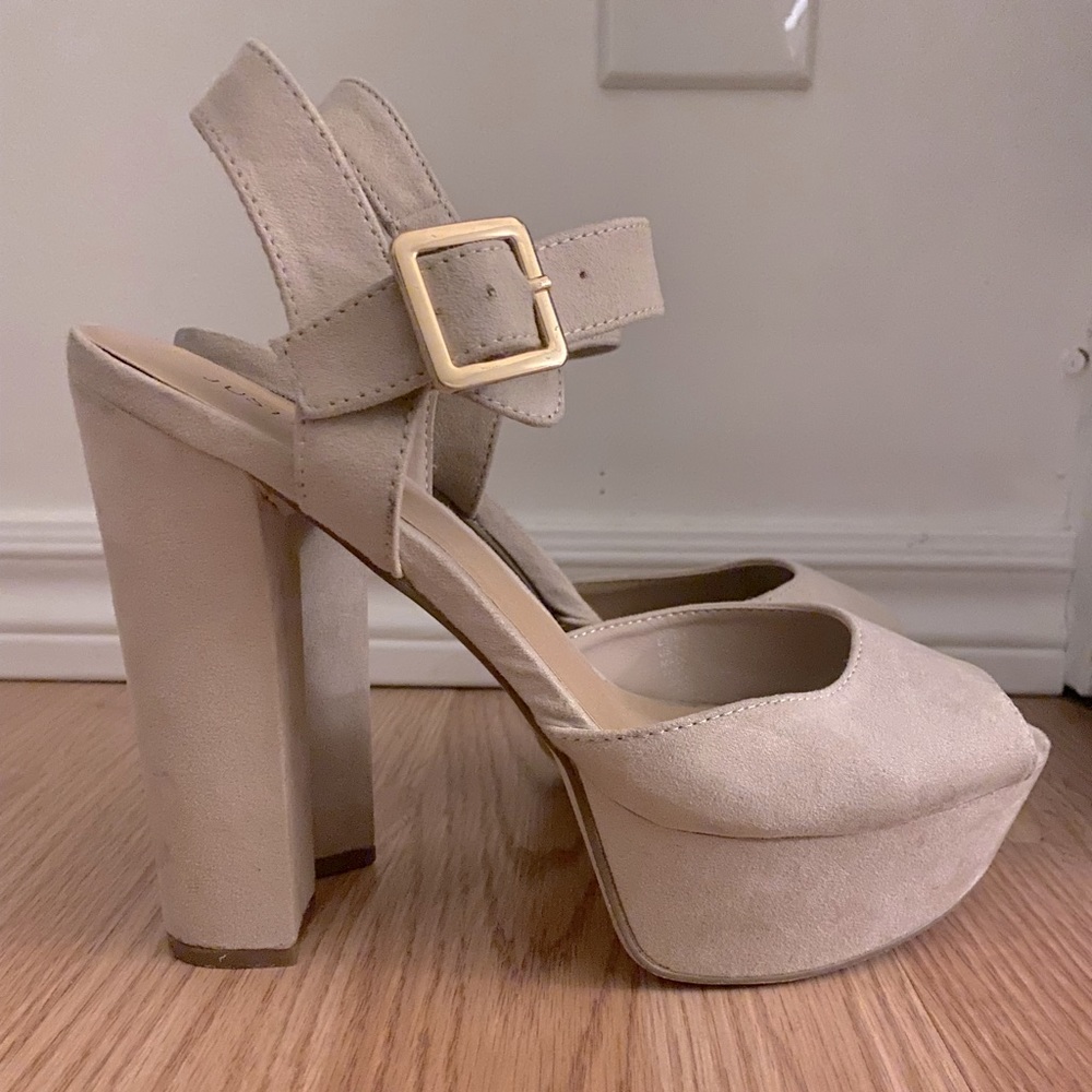 High light pink/nude heels